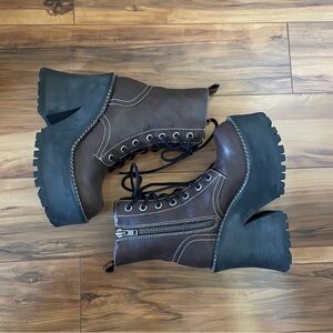 [SOLD] Delia’s Brown Platform Boots